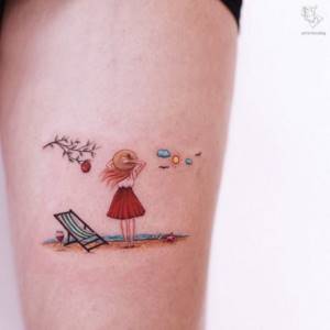 Татуировщик из Стамбула набивает на коже маленькие сказочные рисунки, запечатлевая кусочки детства