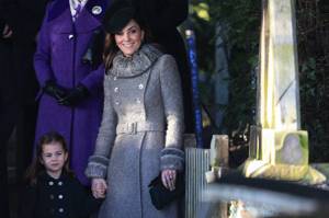 Кейт Миддлтон в самом нарядном пальто появилась вместе с подросшими детьми на рождественской службе