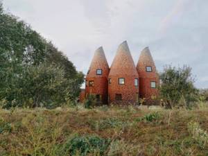 Вдохновлённый хмелесушилкой необычный дом в Англии