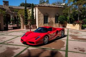 Безупречный суперкар Ferrari Enzo выставлен на аукцион