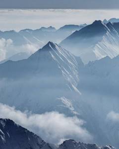 Удивительные горные пейзажи из путешествий Тома Клокера
