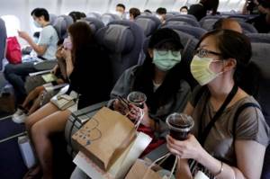 На Тайване запустили фейковые полёты: пассажиры проходят паспортный контроль и садятся в самолёт, который не взлетает