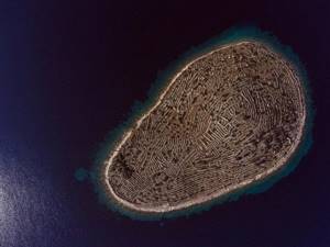 Остров в виде гигантского отпечатка пальца