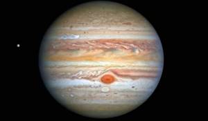 На новой фотографии Юпитера найдено новое пятно. Что это такое?