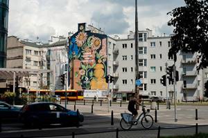 Эта фреска в Варшаве пожирает смог, выполняя работу 720 деревьев
