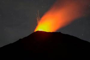 Зрелищные извержение вулканов в 2020 году на снимках