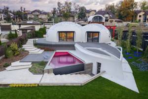 Необычный «дом-пузырь» Baan Bubble House в Украине