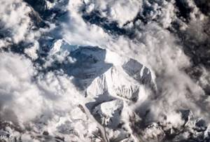 Эверест оказался выше, чем считалось. Какая высота у самой высокой горы?
