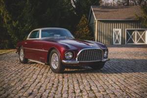 Один из трех существующих Ferrari 375 America 1954 года от Vignale