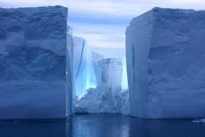 
        Странный источник тепла растапливает ледники Антарктиды изнутри            