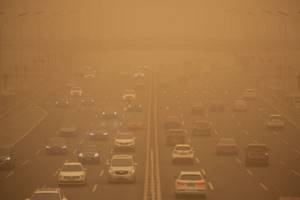 Самая мощная за последние 10 лет песчаная буря обрушилась на Китай и Монголию