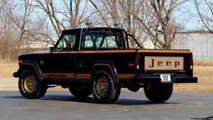 Американский пикап Jeep J10 Golden Eagle 1978 года