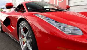 Ferrari LaFerrari 2014 года с минимальным пробегом