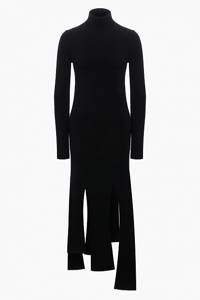 Черное платье, подчеркивающее фигуру, — выбор Леди Гаги и Камилы Морроне. Где найти похожий наряд?