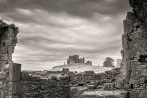 
        Руины «замка-призрака» на шотландском острове            