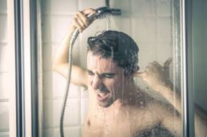 Холодный душ полезен для здоровья: правда или ложь?