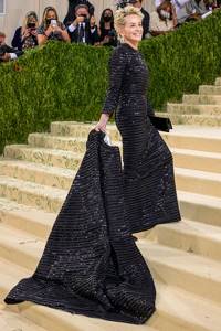 Неожиданно самый популярный бренд Met Gala 2021 — Thom Browne