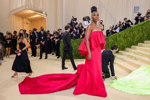 Самые роскошные платья с рекордно длинным шлейфом на Met Gala 2021