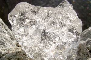 
        Природа перерабатывает древний мусор в алмазы            