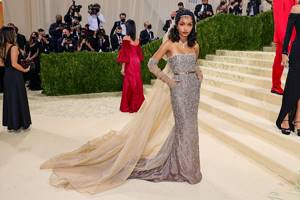 Самые роскошные платья с рекордно длинным шлейфом на Met Gala 2021