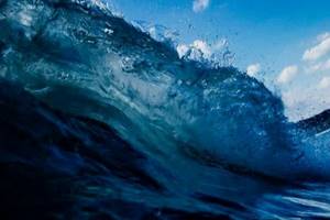 
        В Тихом океане зафиксировали Девятый вал, который появляется раз в 1300 лет            