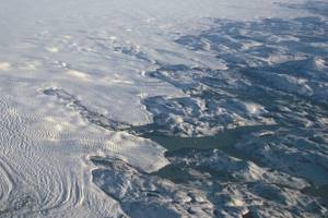 
        Потепление превратило Гренландский ледник в крупнейшую в мире плотину            