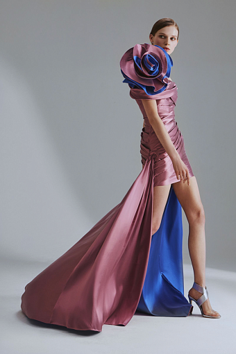 Кейт Бекинсейл выбрала для одной из оскаровских вечеринок платье российского бренда
