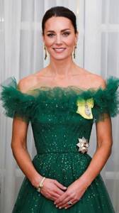 Кейт Миддлтон примерила малахитовое платье принцессы и показала бесценные королевские бриллианты