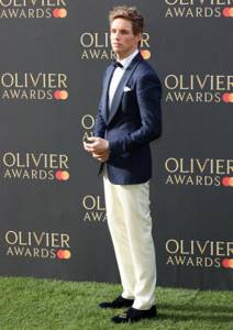 Эмма Коррин в ироничном бра-шариках и другие гости главной британской театральной премии Olivier Awards