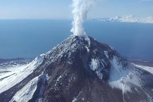 
        В жерле антарктического вулкана существует озеро из лавы            