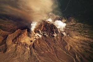 
        Камчатский вулкан Шивелуч проявляет опасную активность            