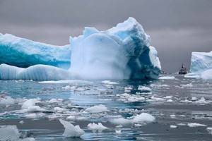
        Самый северный остров на Земле оказался айсбергом            