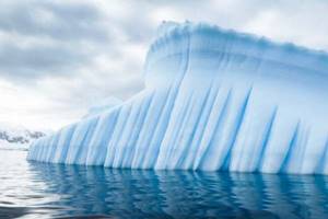
        Айсберг, отколовшийся от Антарктиды, будет таять несколько лет            
